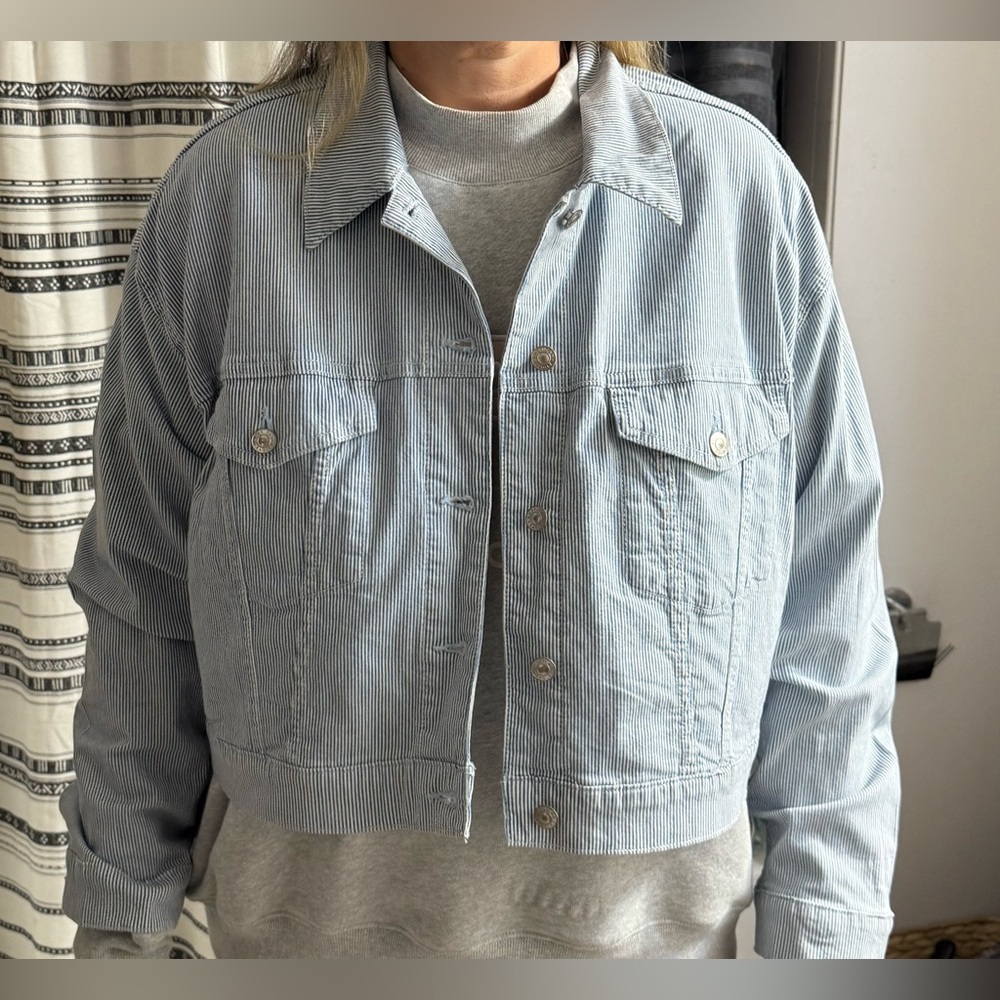 American eagle Women's Light Blue Denim Jacket